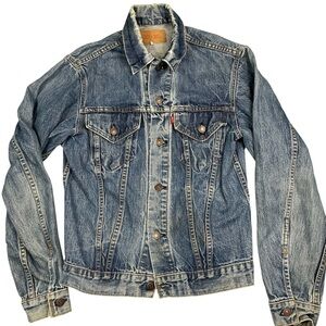 Vintage Levi’s type III 70s/80s denim trucker jacket USA made size Small